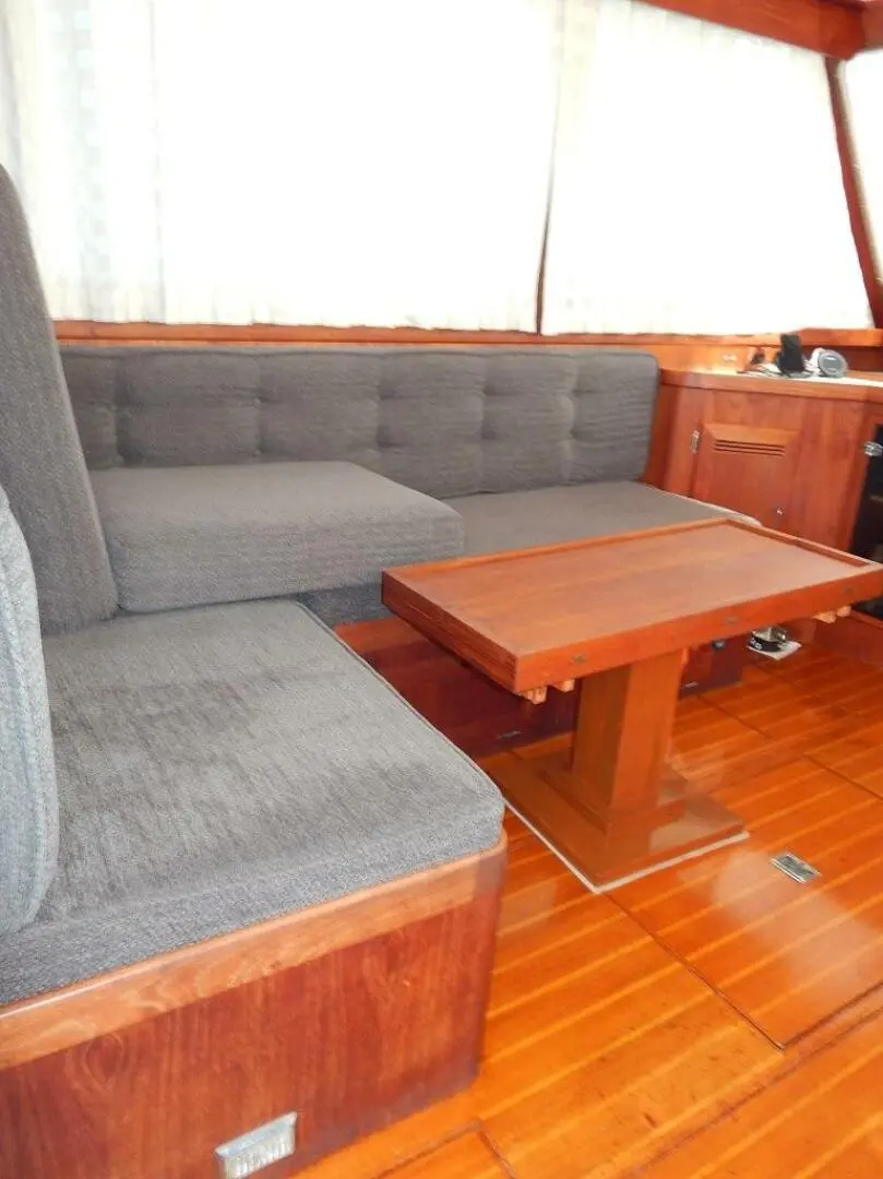 1990 Cape Dory flybridge