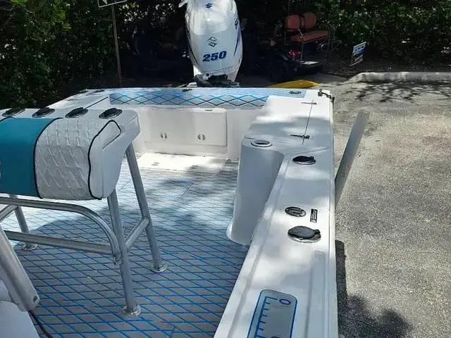 Mako 231 Center Console