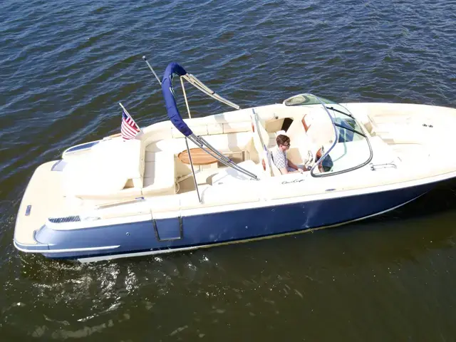 Chris-Craft Launch 28 GT