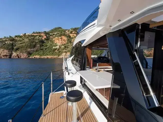 Galeon 500 Fly