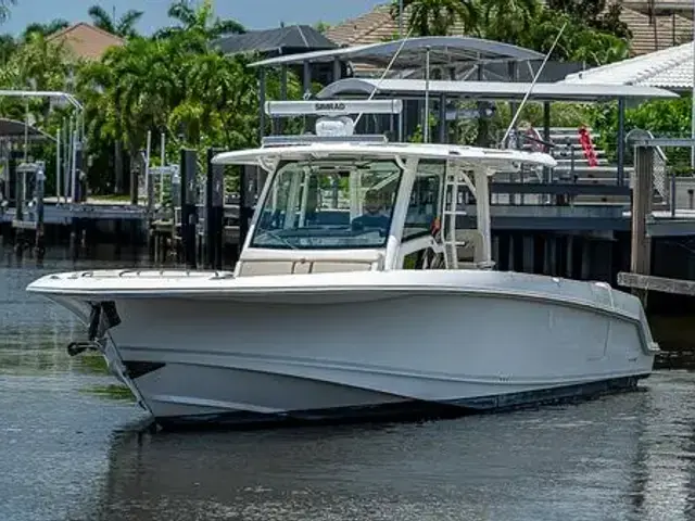 Boston Whaler 380 Outrage