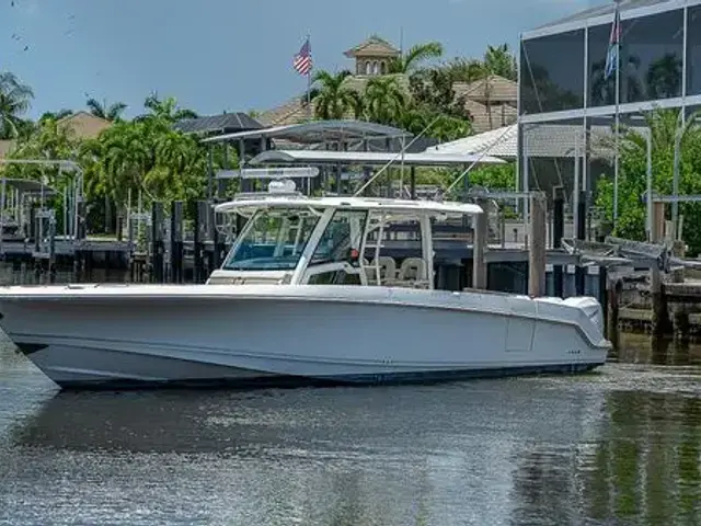 Boston Whaler 380 Outrage