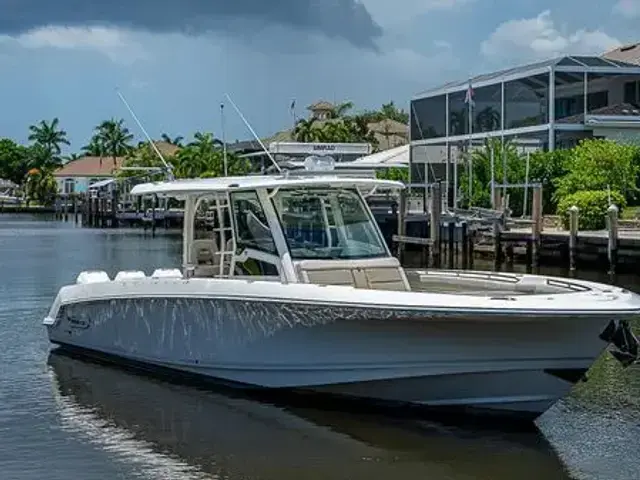 Boston Whaler 380 Outrage