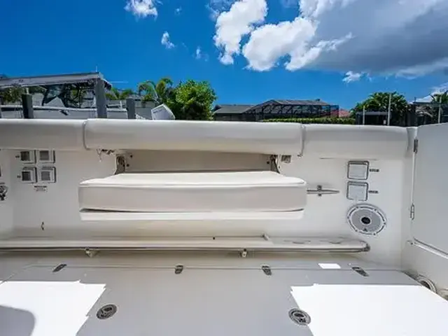 Boston Whaler 380 Outrage