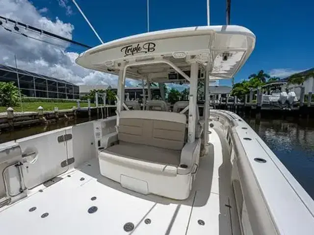 Boston Whaler 380 Outrage