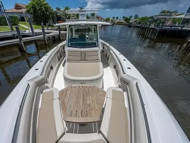 Boston Whaler 380 Outrage