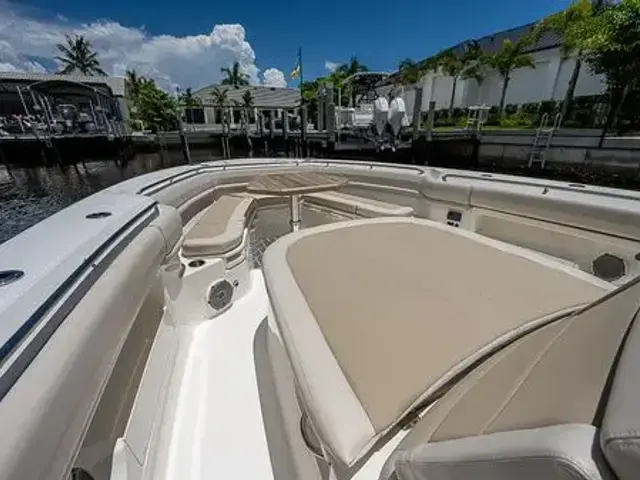 Boston Whaler 380 Outrage