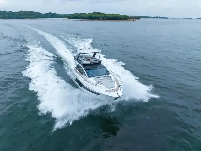 Fairline Squadron 58