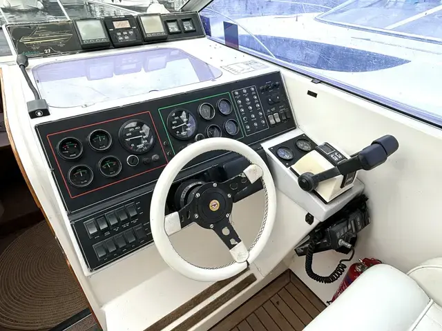 Falcon Capriole 27