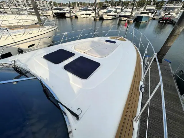 2004 Sealine s48