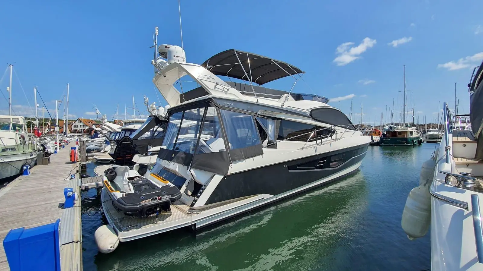 2017 Galeon 550 fly