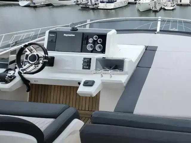 Galeon 550 Fly