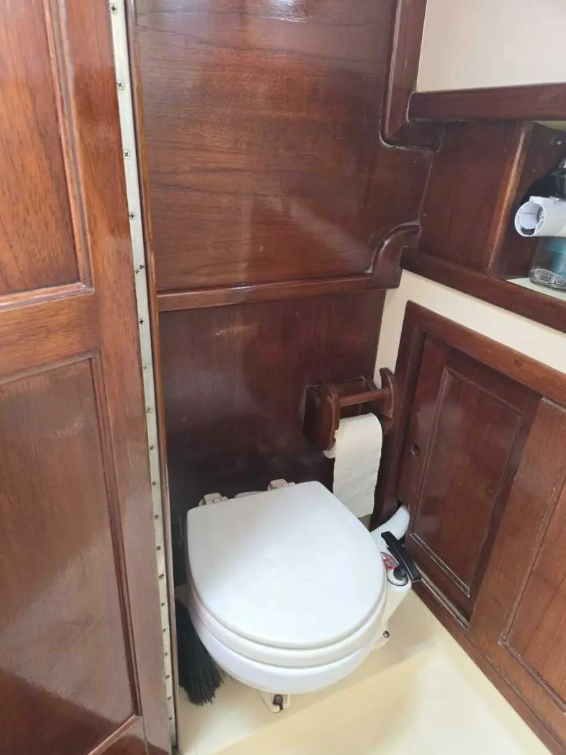 1982 Bluewater aft cabin