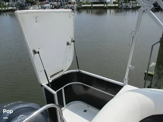 Hurricane FunDeck 236