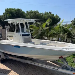 2020 Boston Whaler 240 Dauntless