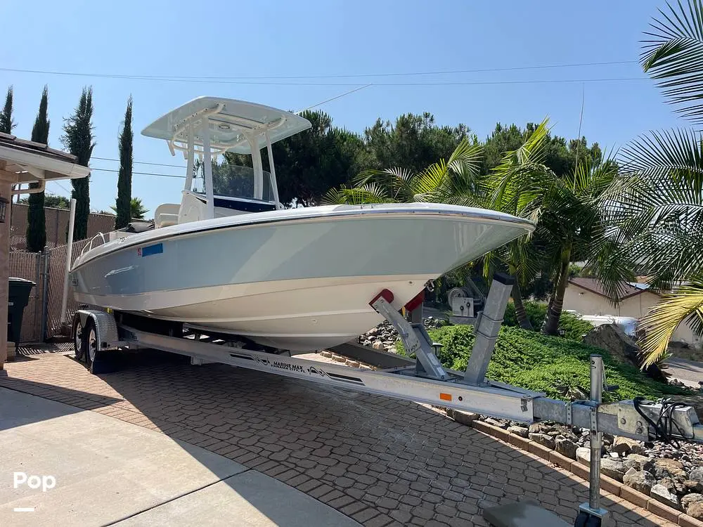 2020 Boston Whaler 240 dauntless