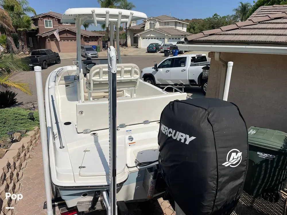 2020 Boston Whaler 240 dauntless