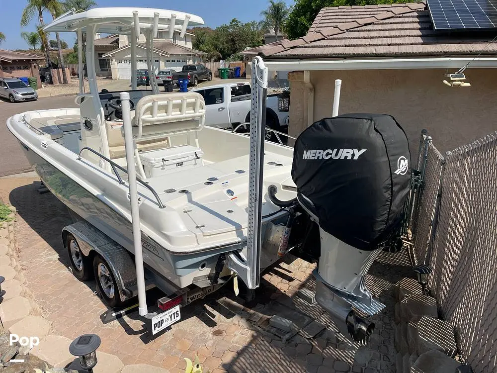 2020 Boston Whaler 240 dauntless