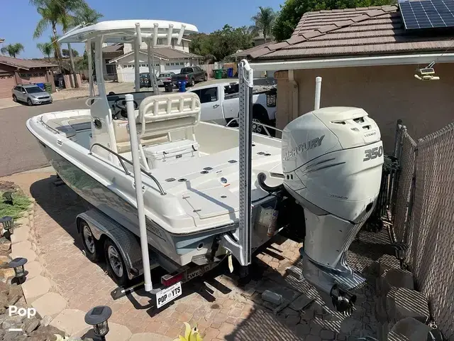 Boston Whaler 240 Dauntless