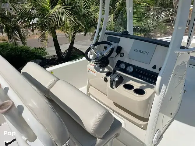 Boston Whaler 240 Dauntless