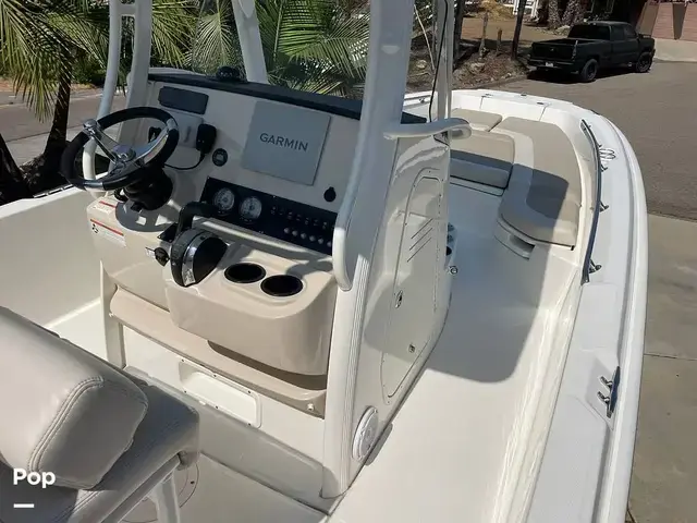 Boston Whaler 240 Dauntless