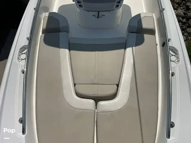 Boston Whaler 240 Dauntless