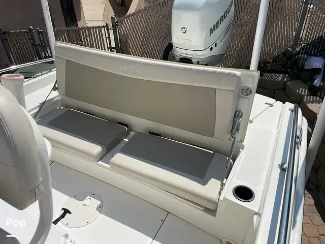 Boston Whaler 240 Dauntless