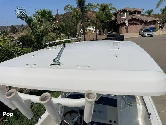 Boston Whaler 240 Dauntless