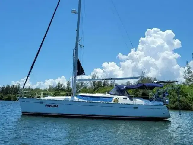 Jeanneau Sun Odessey 43 Deck Salon