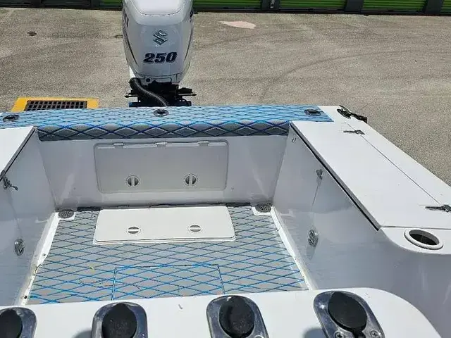 Mako 231 Center Console