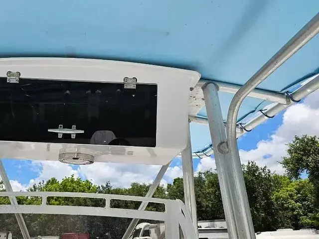 Mako 231 Center Console