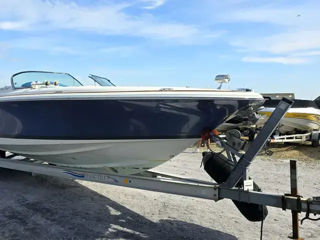 Chris-Craft Launch 28