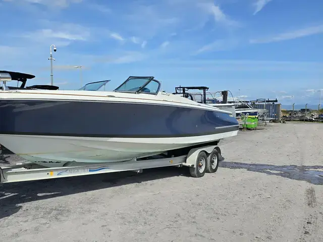 Chris-Craft Launch 28