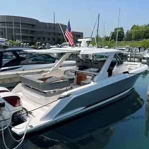 2019 Tiara 38 Ls