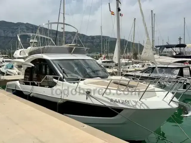 Galeon 400 Fly