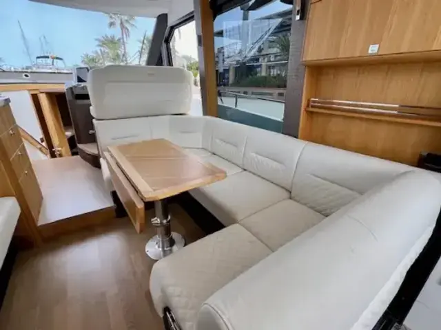 Galeon 400 Fly