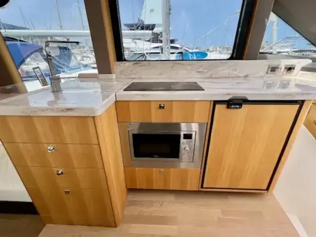 Galeon 400 Fly