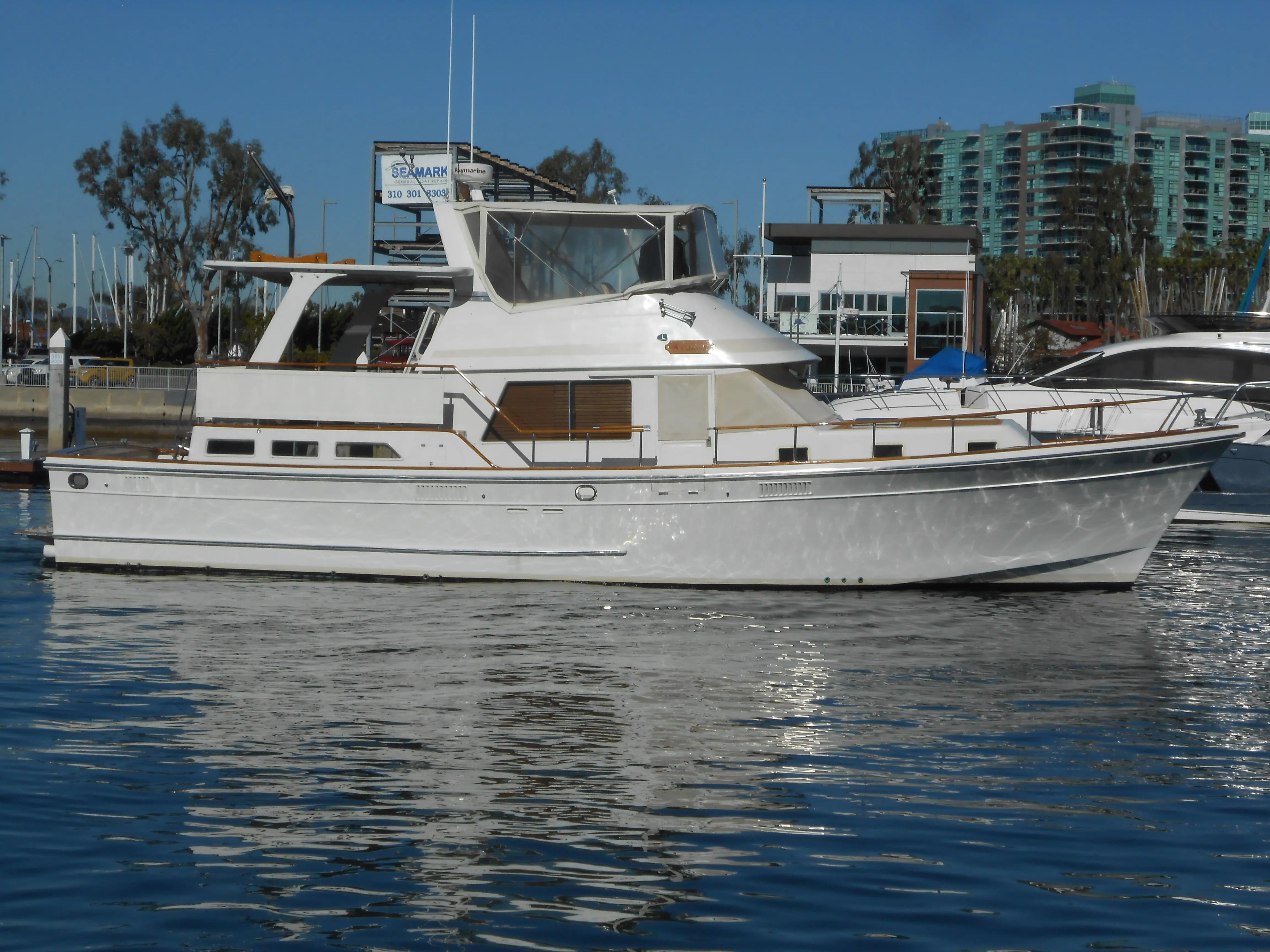 1985 Offshore 48 yachtfisher