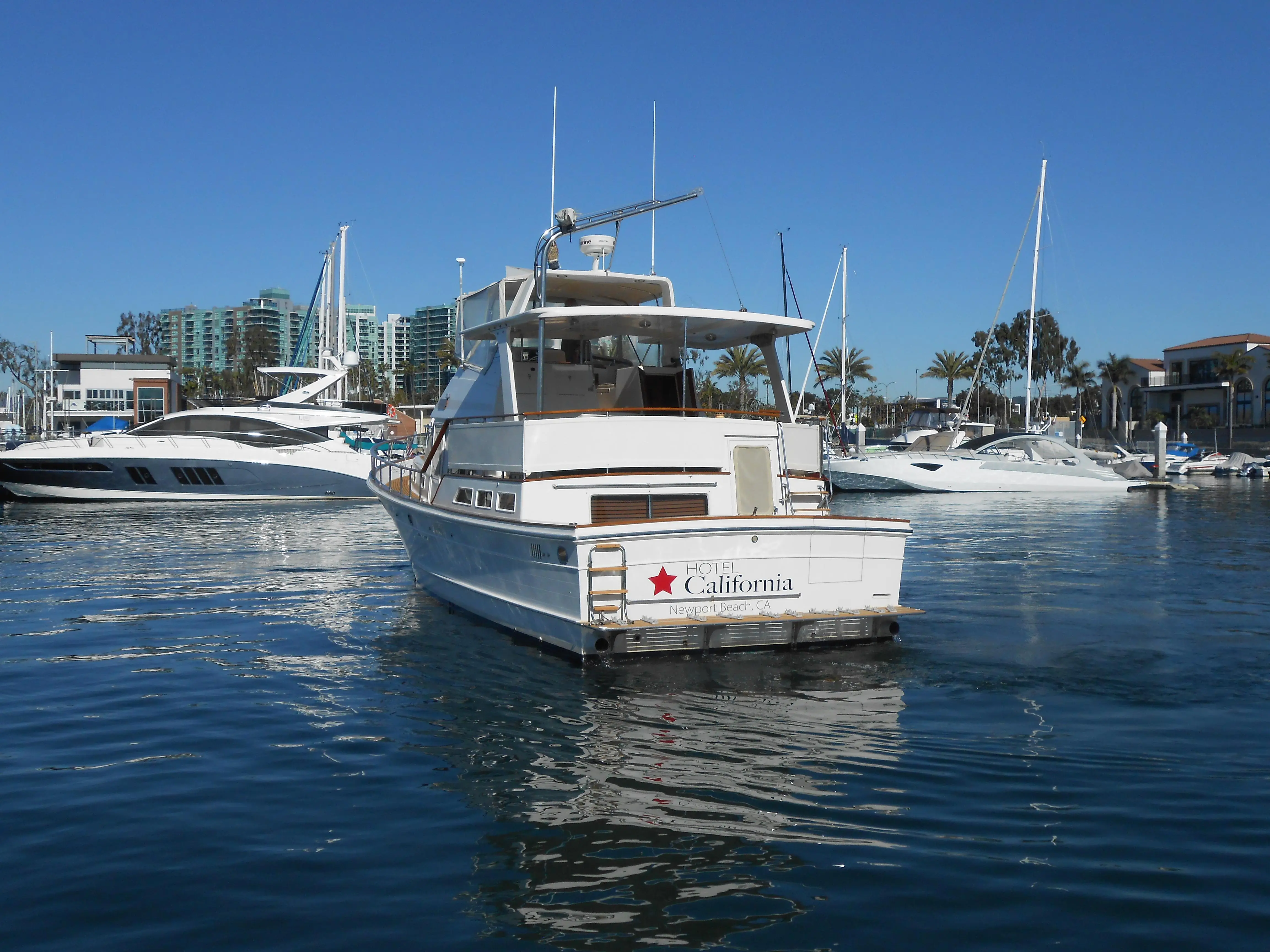 1985 Offshore 48 yachtfisher