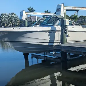 2022 Boston Whaler 24'