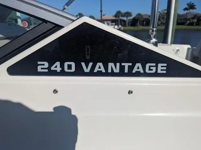 Boston Whaler 24'