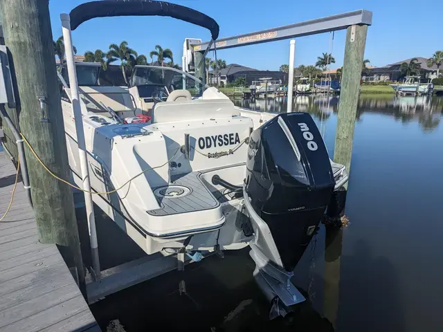 Boston Whaler 24'