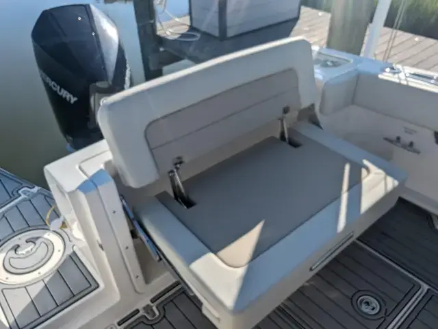 Boston Whaler 24'