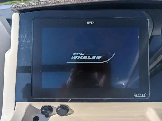 Boston Whaler 24'