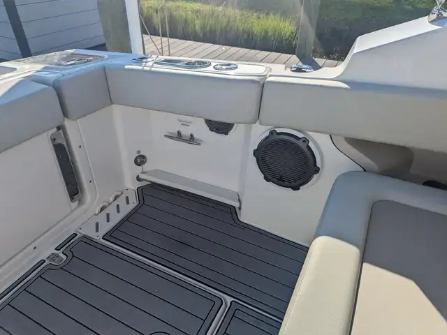 Boston Whaler 24'