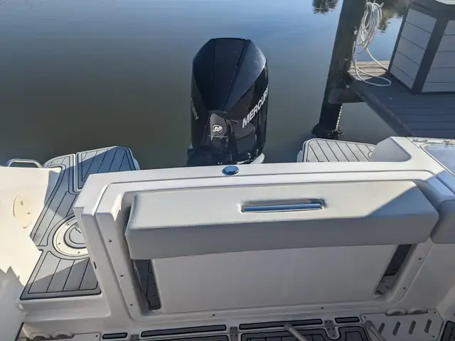 Boston Whaler 24'