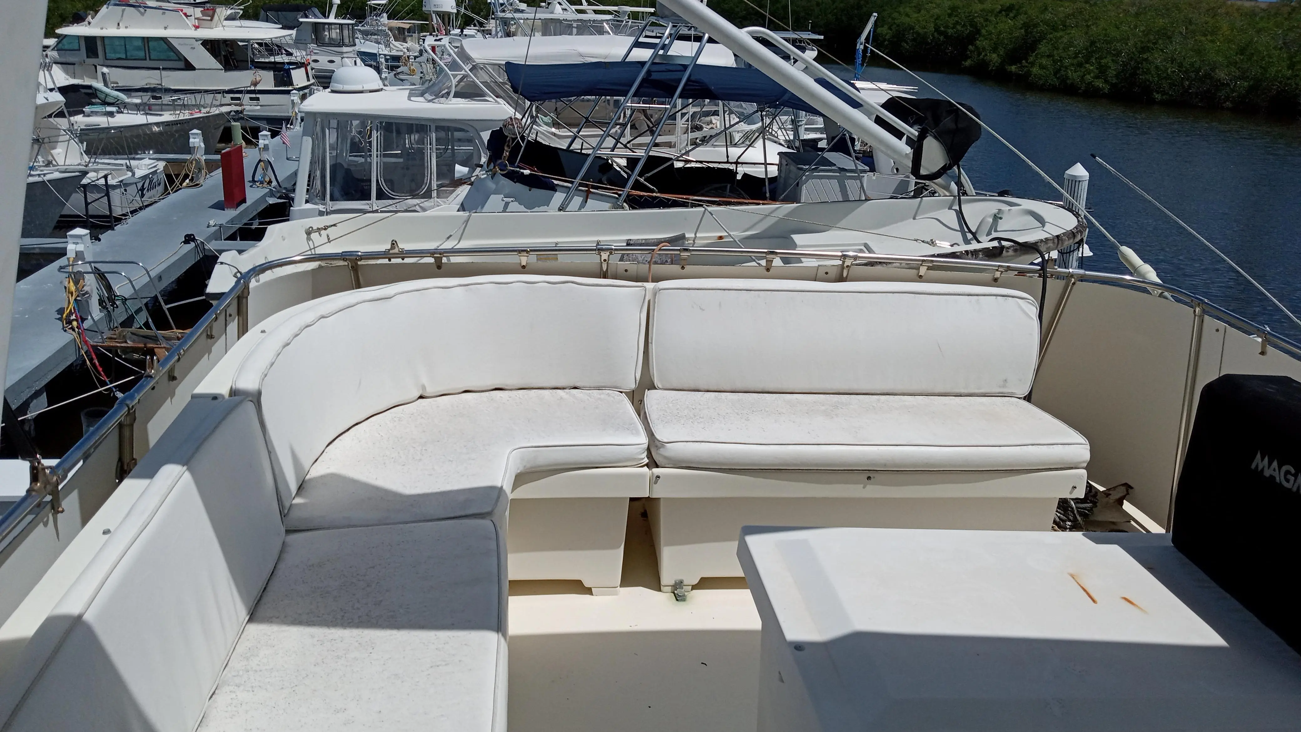 1986 Hatteras 53 extended deck