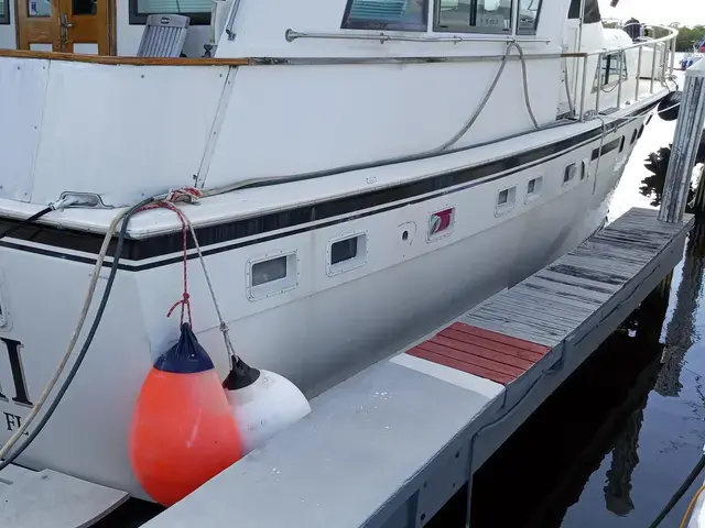 Hatteras 53 Extended Deck