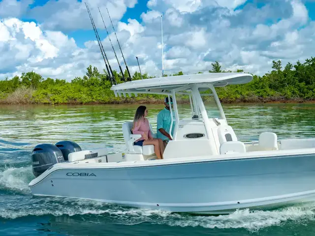 Cobia Boats 240 CC