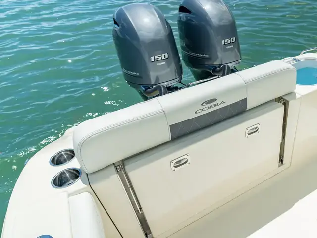 Cobia Boats 240 CC